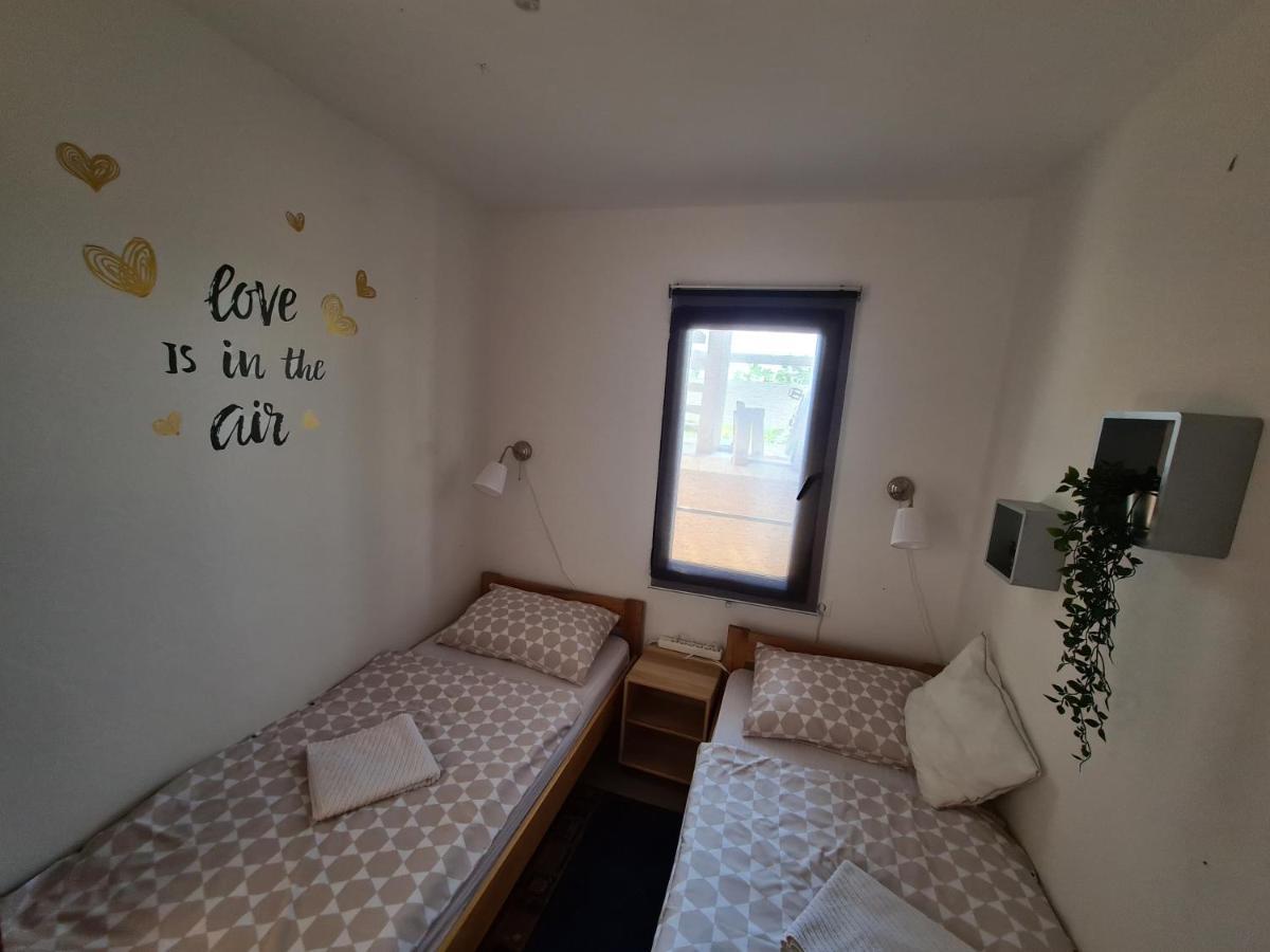 Apartmani Bellevue Vir Eksteriør billede